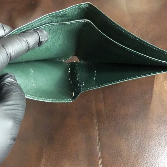 LOUIS VUITTON Green Taiga Leather Bifold Wallet Vintage MI0917 - Picture 12 of 17